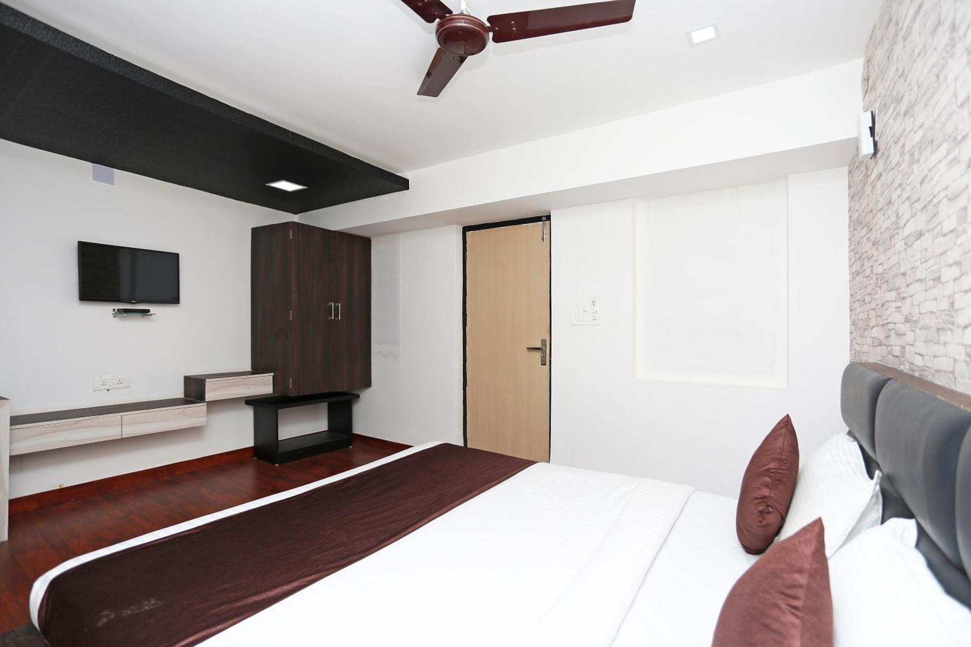 Super Capital O Sai Jagannath Hotel Khandagiri Exterior photo