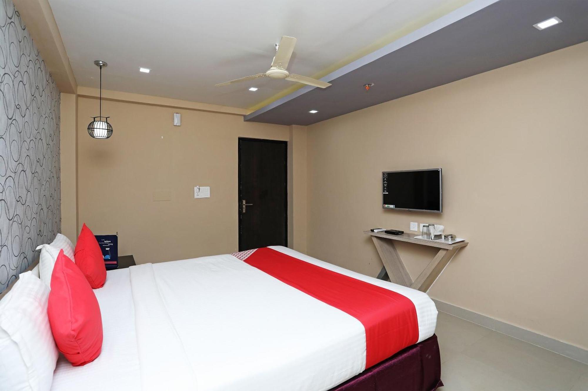 Super Capital O Sai Jagannath Hotel Khandagiri Exterior photo