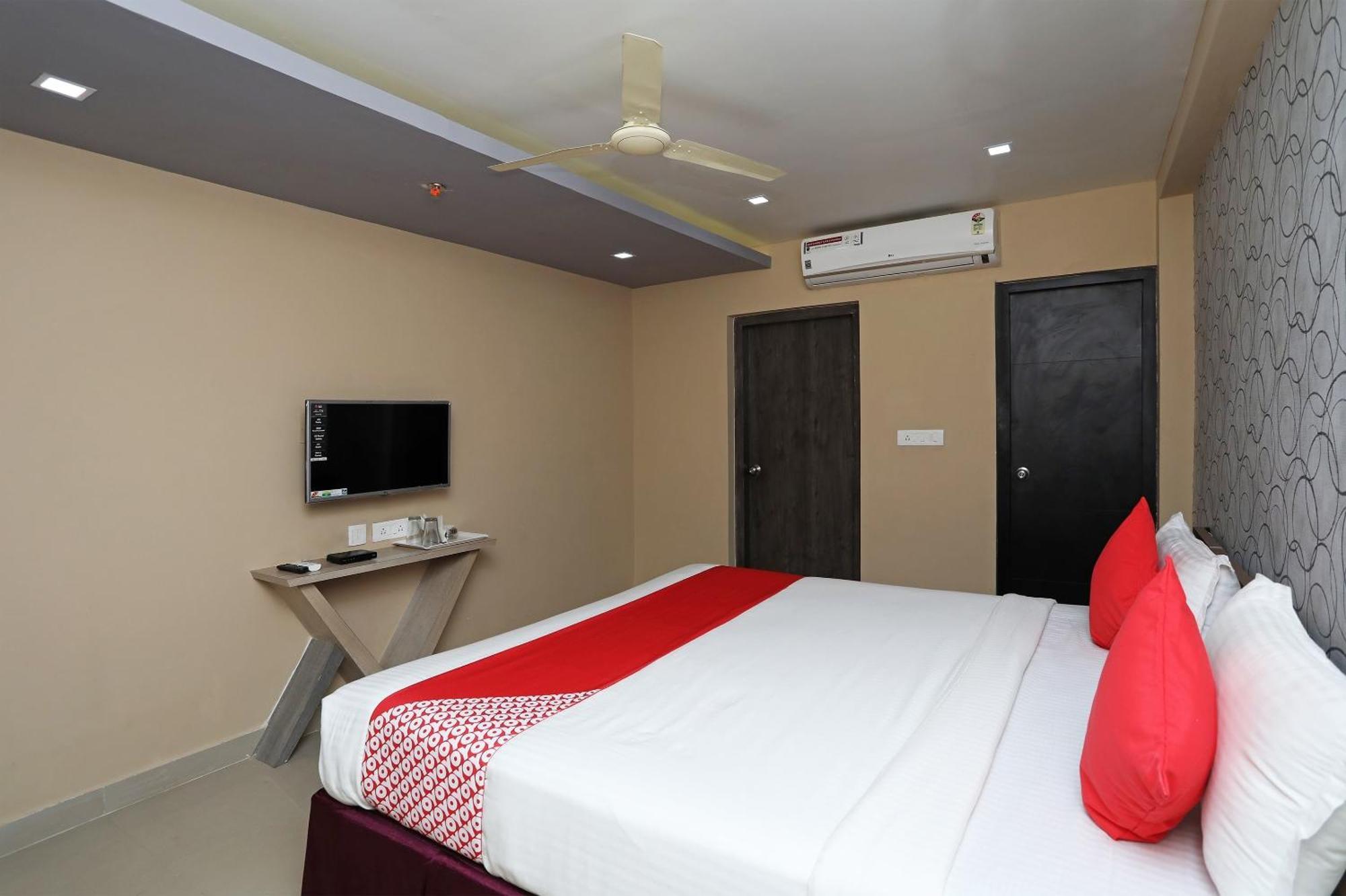 Super Capital O Sai Jagannath Hotel Khandagiri Exterior photo