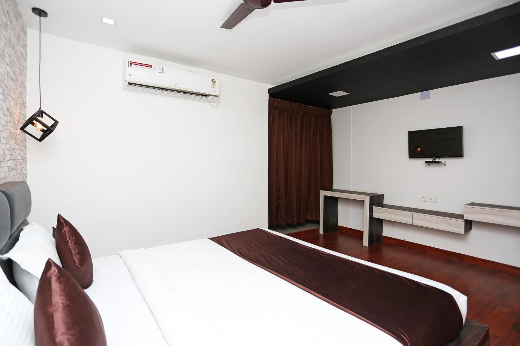 Super Capital O Sai Jagannath Hotel Khandagiri Exterior photo